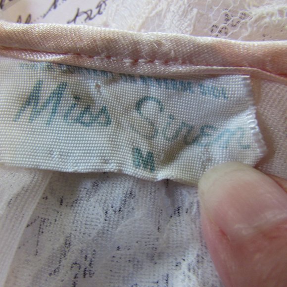 SALE Lovely Whisper Pink Lace Negligee Robe Miss Siren - Picture 12 of 12